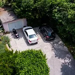 绿色花园公寓 公寓 *